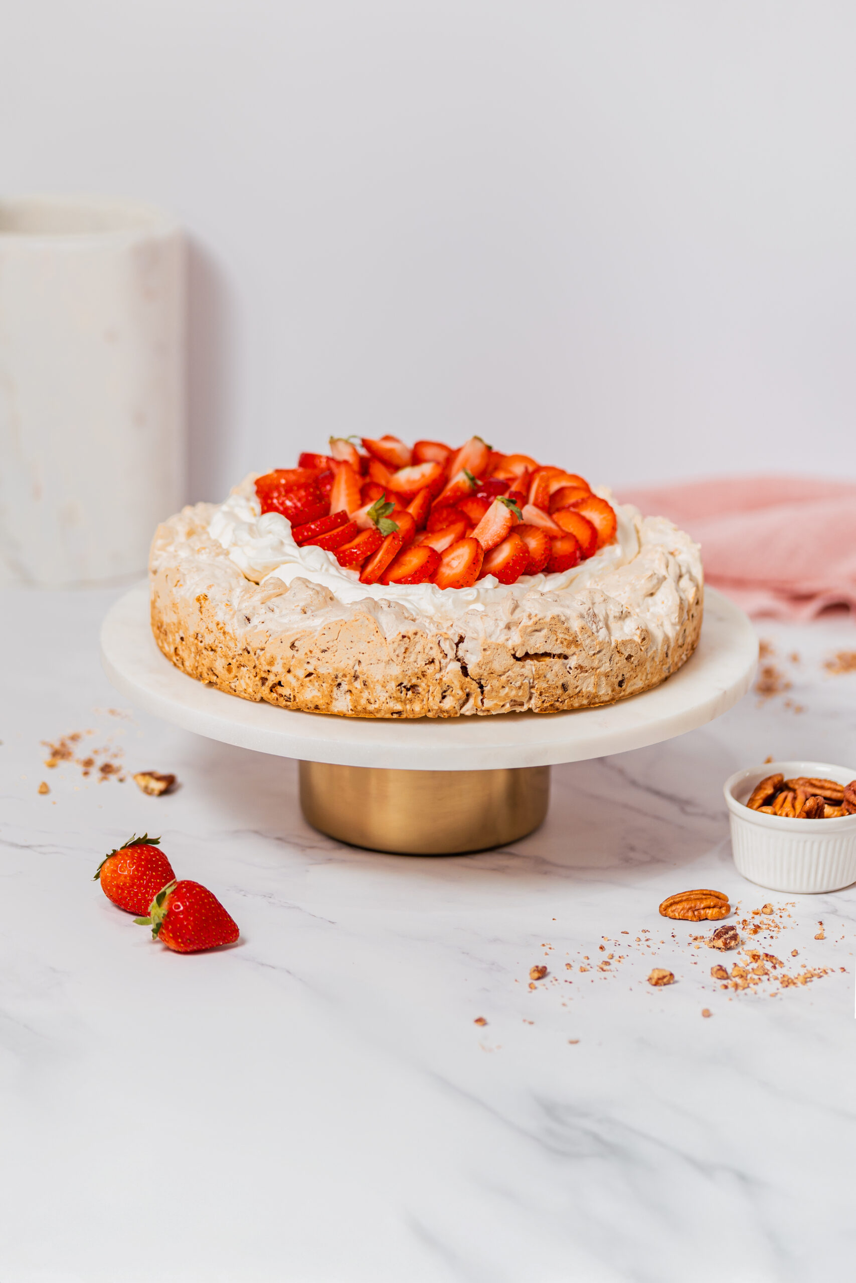 Mostachón Clásico con fresas